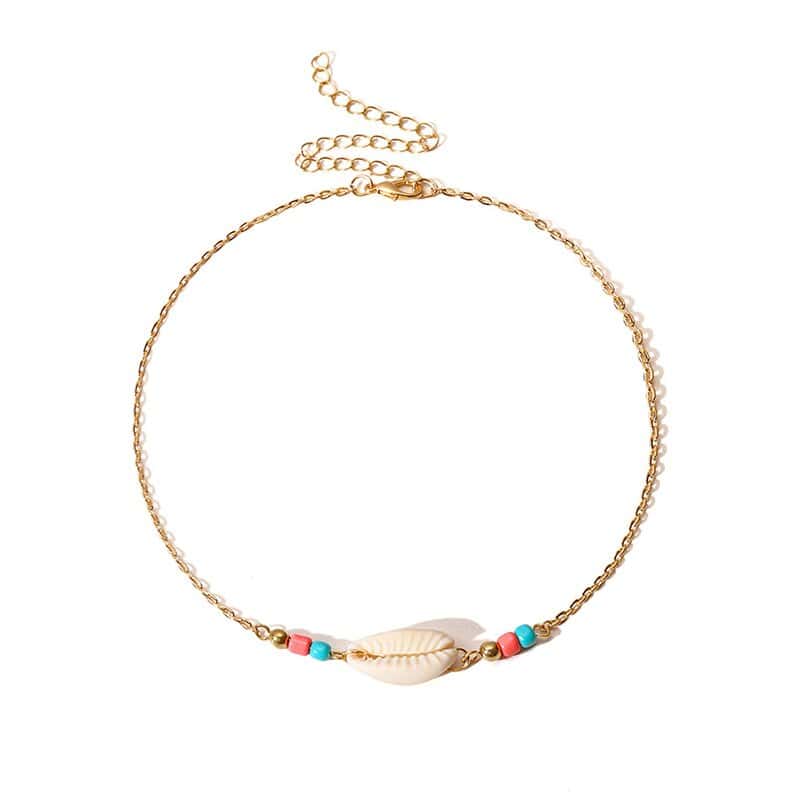 Collar De Conchas Pegados Al Cuello De Cauri Con Perlas De Colores (Gargantilla)