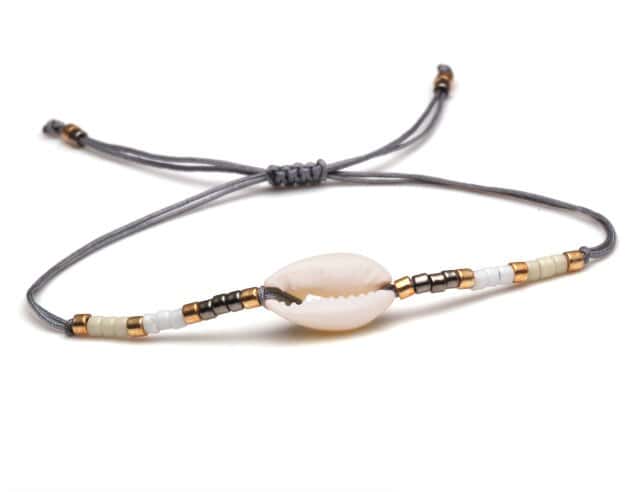 Pulsera Conchas Cauri Cordón Gris