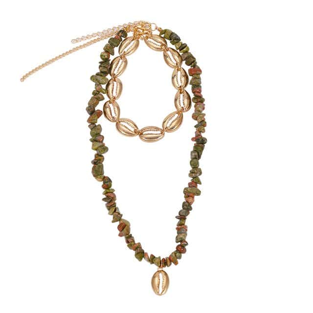 Collar De Conchas Cauri Dorados Y Perlas Verdes